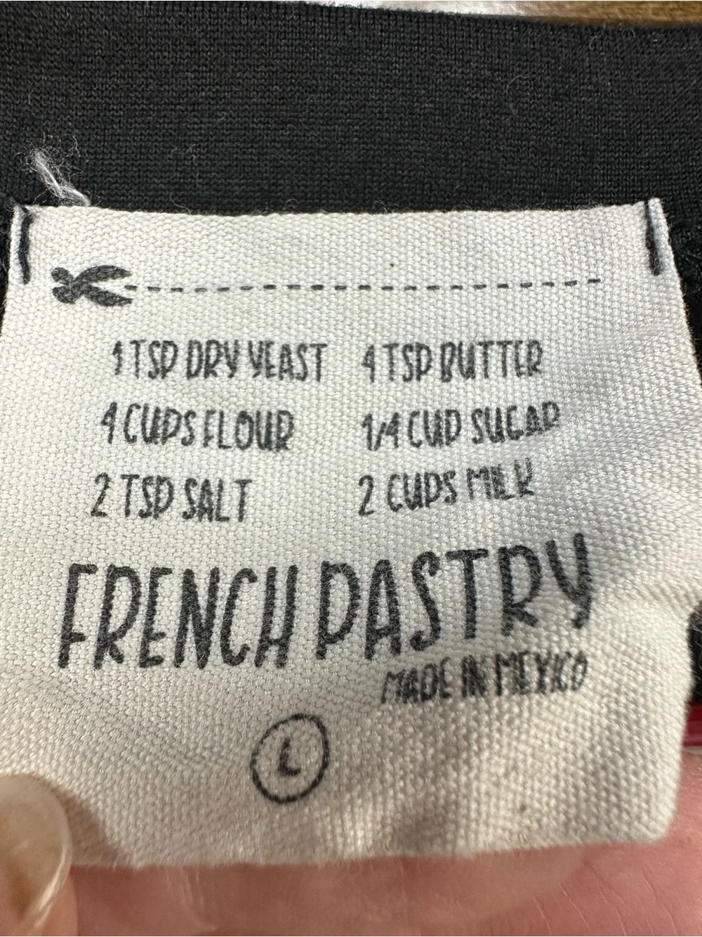 french pastry Black 'Keep On Smiling' Short Sleeve Tee